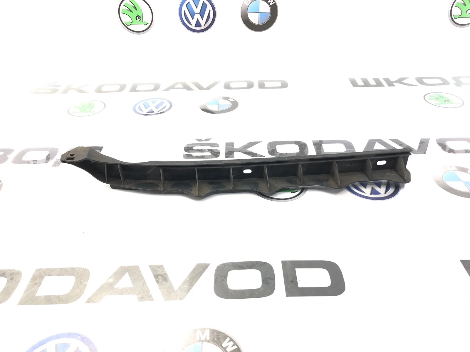 Направляющая бампера Skoda Octavia 2010 1Z5807863 A5 (1Z) 1.4 CAXA, задняя левая