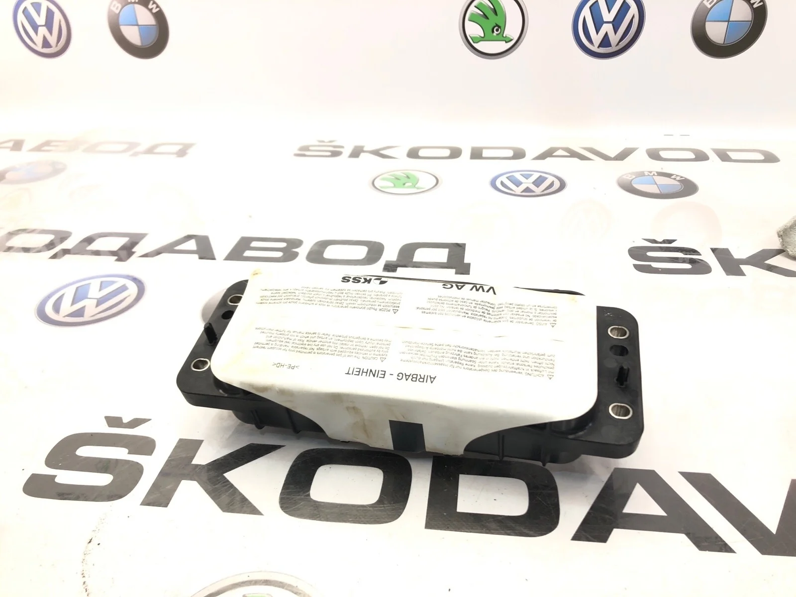 Подушка безопасности пассажира Skoda Octavia 2015 8V0880204E A7 (5E) 2.0 CRMB