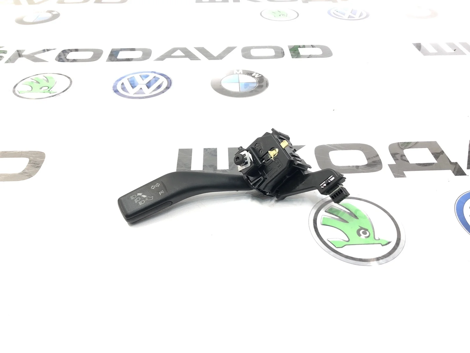 Подрулевой переключатель поворотников Skoda Octavia 2010 1K0953513E9B9 A5 (1Z) 1.4 CAXA