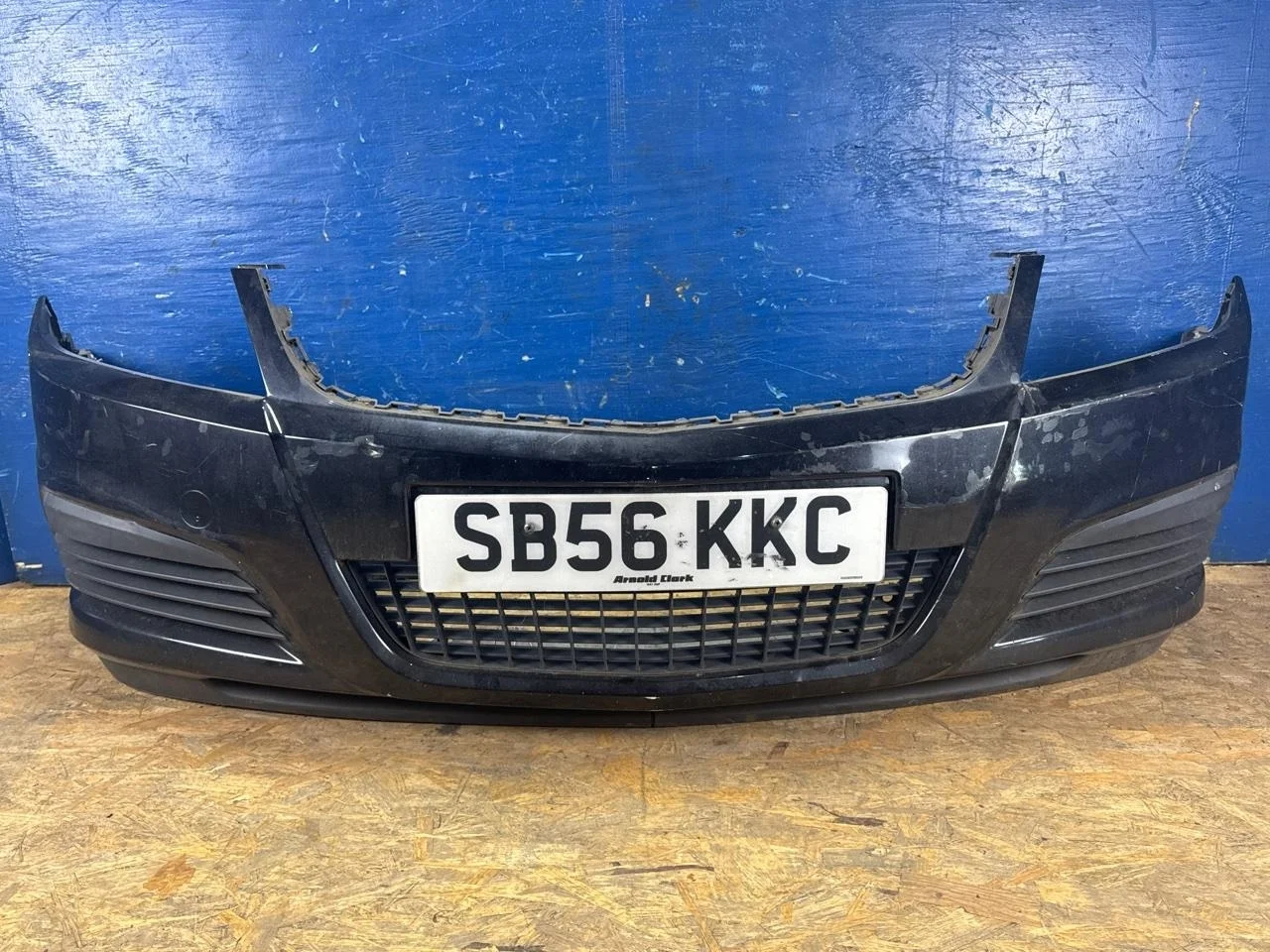 Бампер Opel Vectra C 2005-2008 13182889, передний