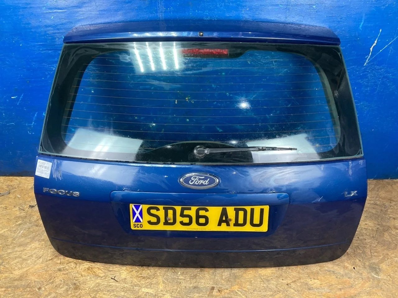 Крышка багажника Ford Focus 2 2004-2011 1353385 УНИВЕРСАЛ