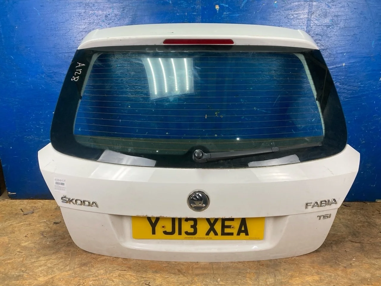 Крышка багажника Skoda Fabia 2 2013 5J9827025D УНИВЕРСАЛ 1.2 CBZ