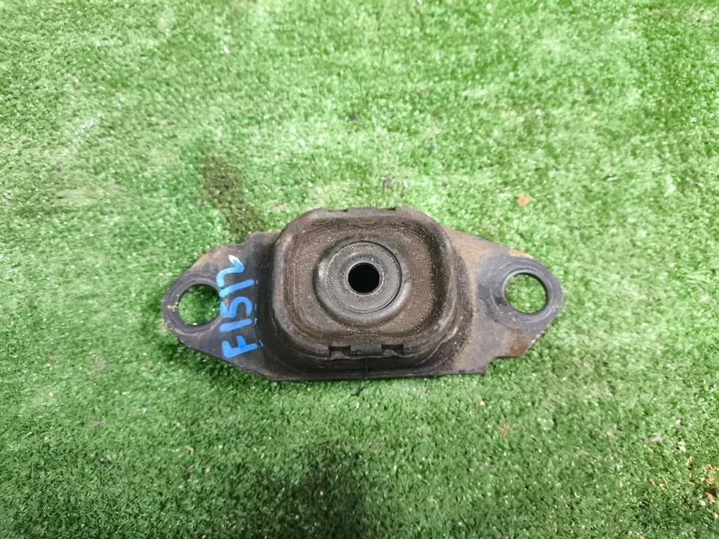 Б.у. опора двигателя NISSAN JUKE F15E NISSAN JUKE F15E