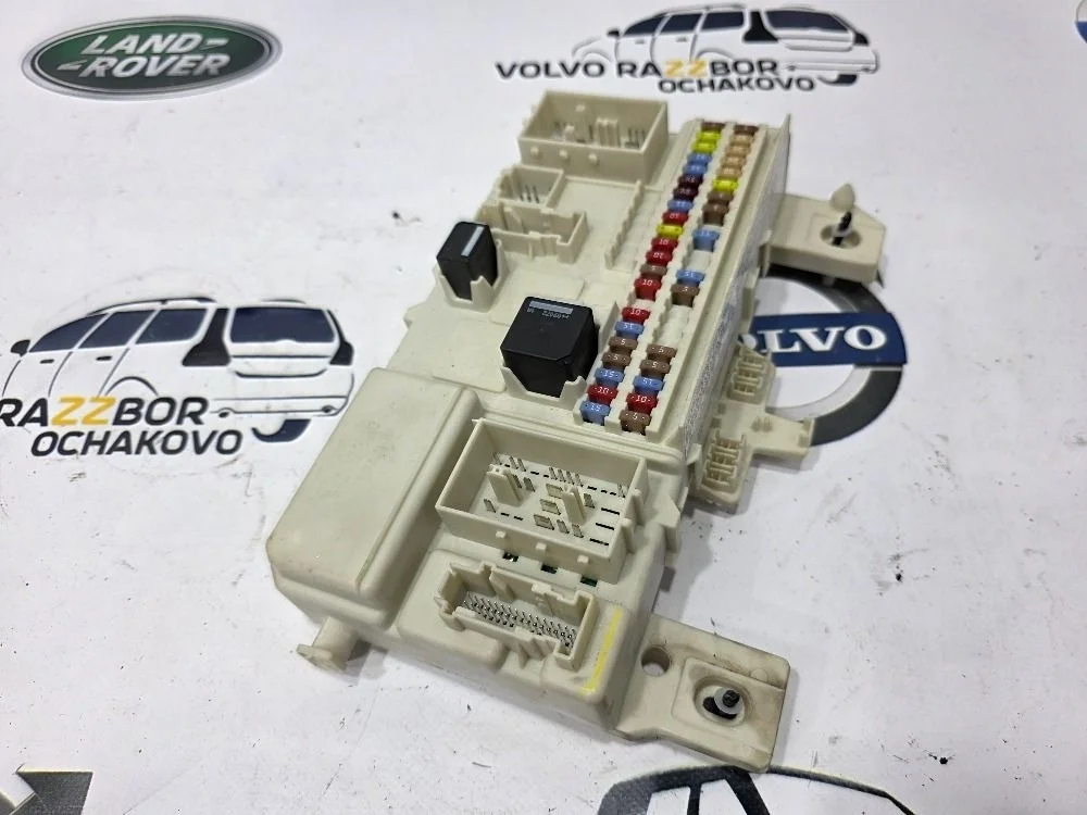 Модуль CEM  блок предохранителей Volvo C30 S40 V50 C30 I (2006—2010)