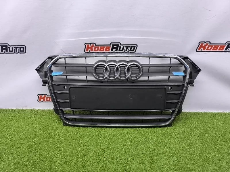 Решетка радиатора Audi A4 2011-2015 8K0853651 B8 РЕСТ