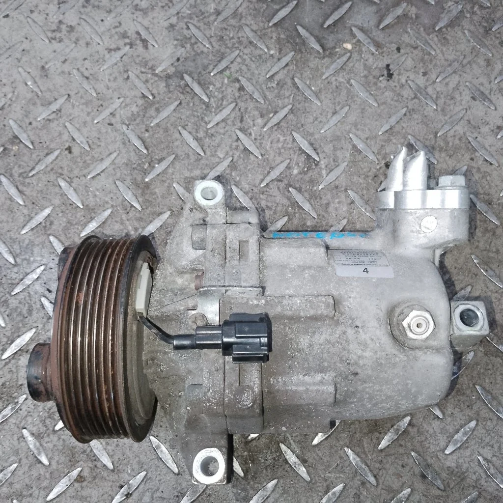 Компрессор кондиционера Nissan Note 2008 92600CJ70B E11 1.6 HR16DE