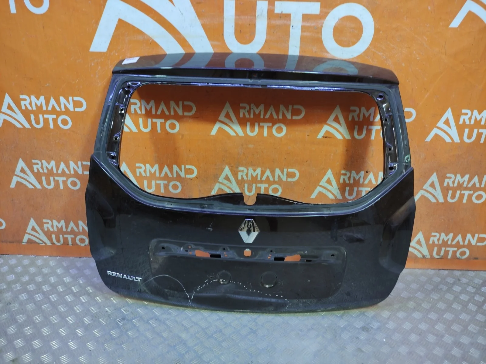 Дверь багажника Renault Duster 2010-2021