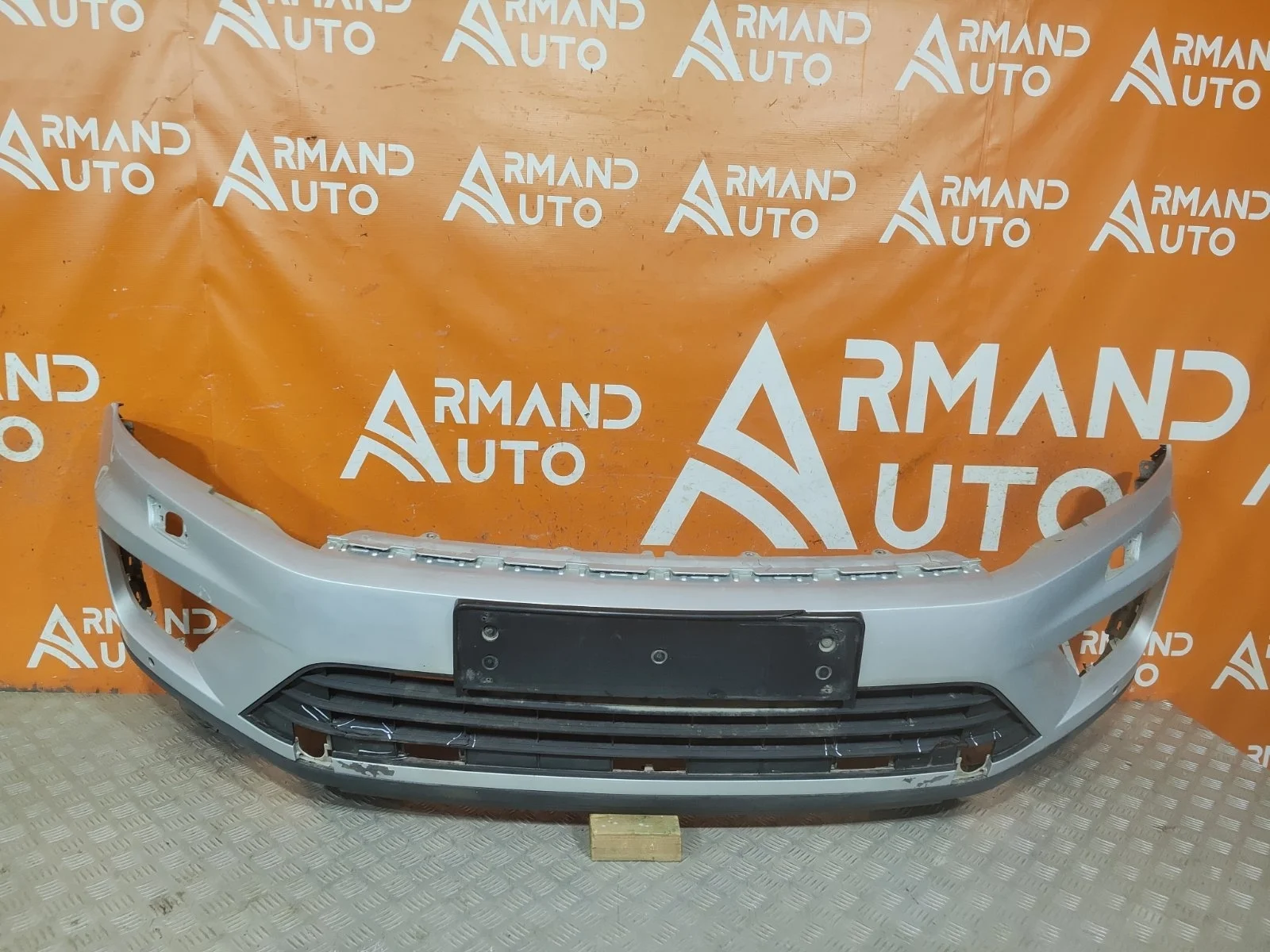 Бампер Volkswagen Touareg 2014-2018