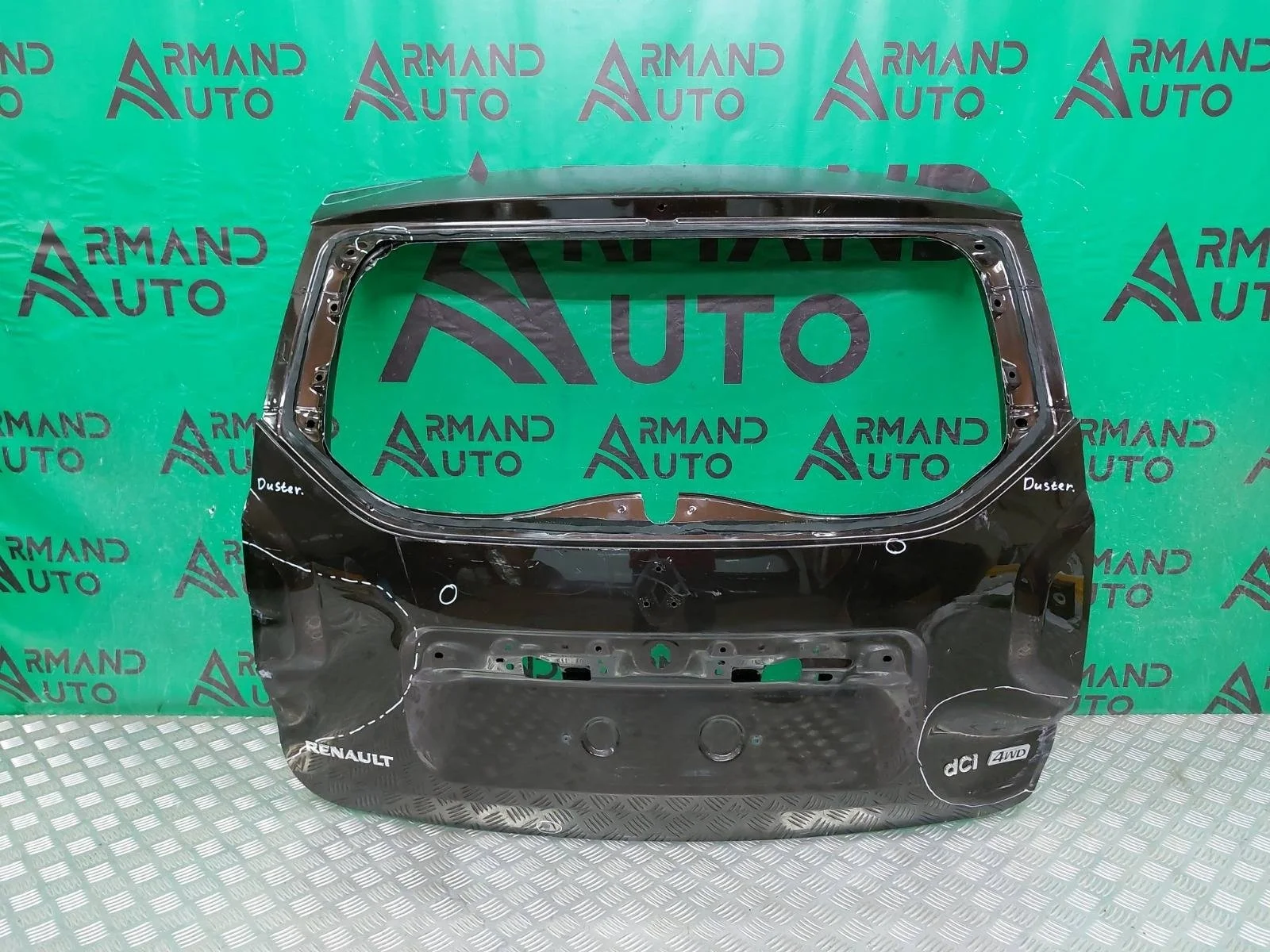 Дверь багажника Renault Duster 2010-2021