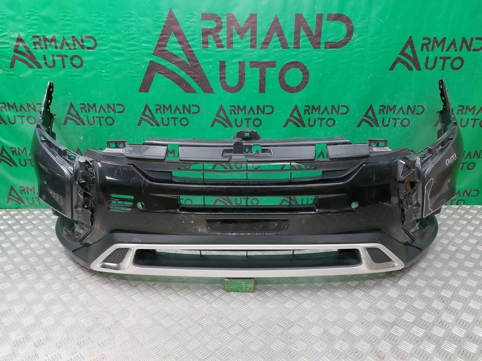 Бампер Mitsubishi Outlander 2018-нв 3