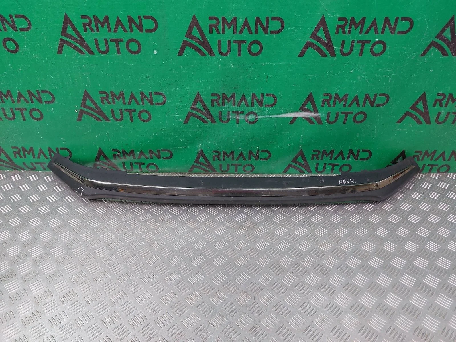 Накладка бампера Toyota RAV4 2012-2015 CA40