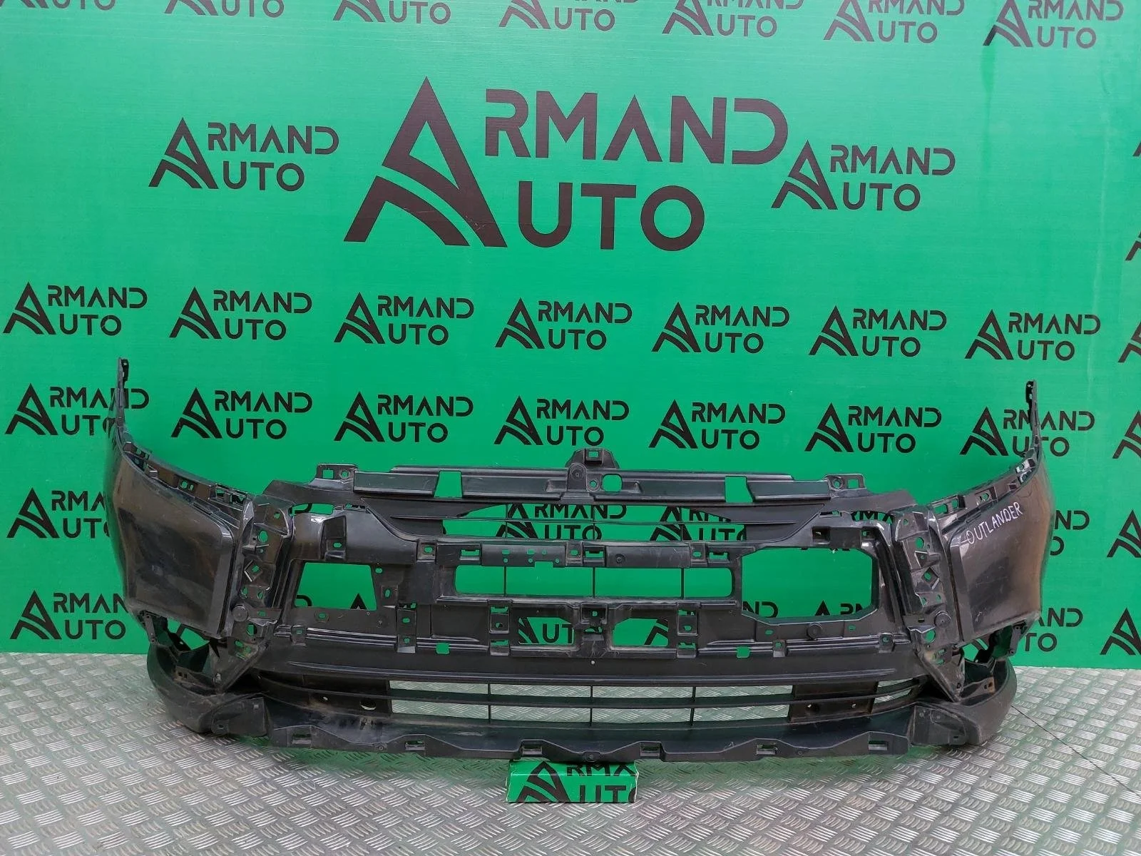 Бампер Mitsubishi Outlander 2018-нв 3