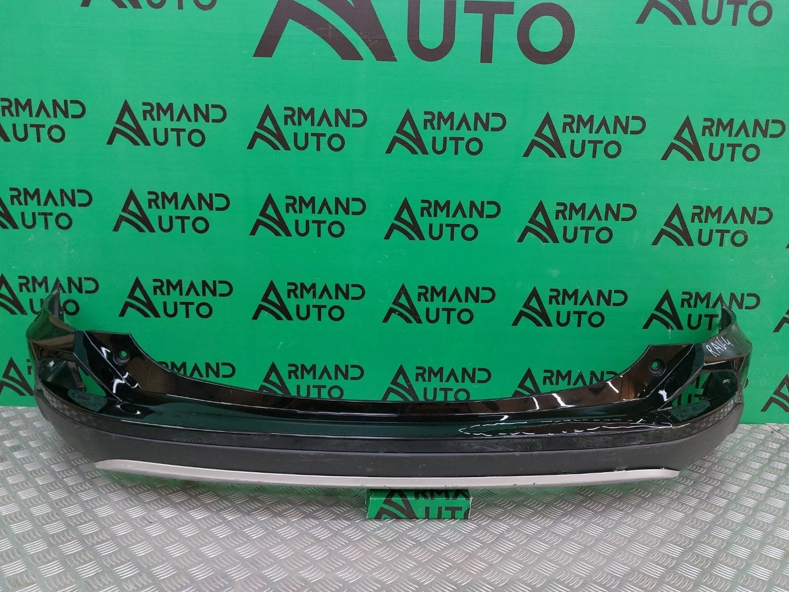Бампер Toyota RAV4 2015-2019 CA40