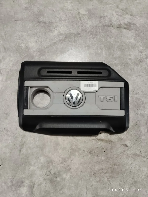 Декоративная крышка двигателя Volkswagen Tiguan