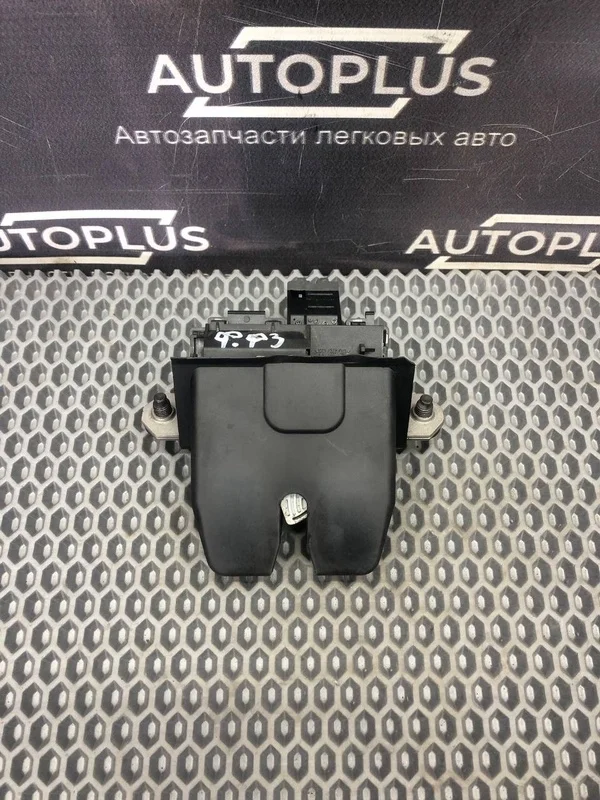 Замок крышки багажника Ford Focus 2011 8M51R442A66EA СЕДАН 1.6 PNDA