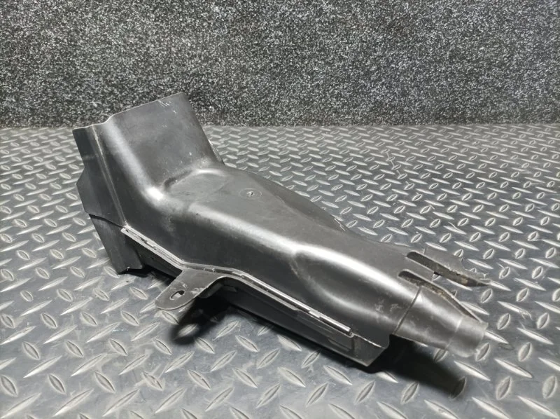 Воздуховод тормозной Bmw 5 2023 51747383851 G30 B57D30B