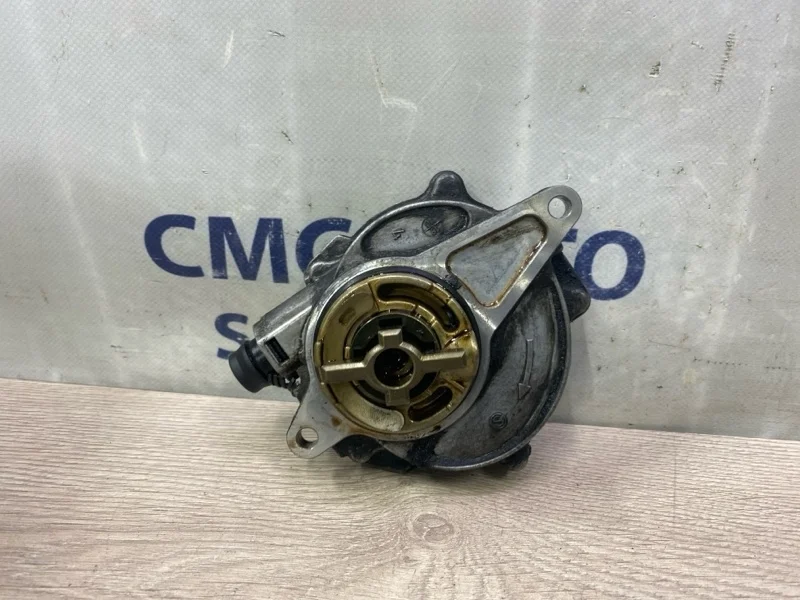 Вакуумный насос Volvo Xc60 2011 31401152 ХС60 3.0 B6304T4