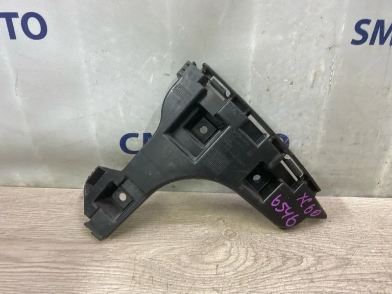 Кронштейн бампера под фонарь Volvo Xc60 30763440 ХС60 3.0 B6304T4, задний правый