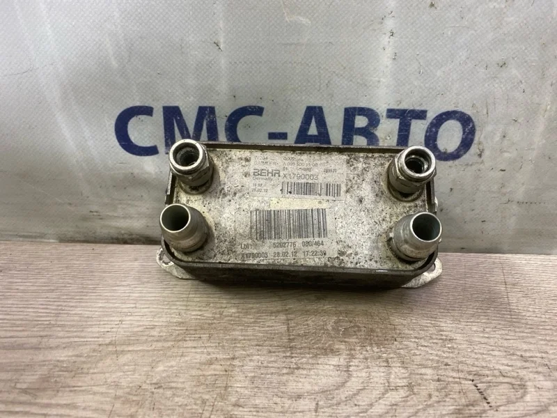 Радиатор масляный Mercedes-Benz E-Class 2012 A0995002300 W212 271.860