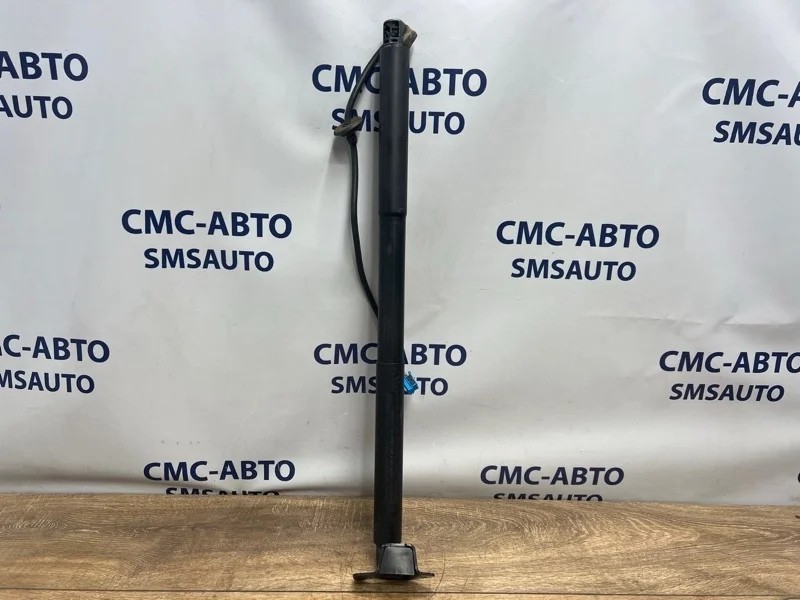 Амортизатор багажника Mercedes-Benz Ml A1668900430 W166 642.826, правый