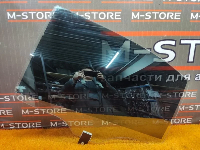 Стекло боковое Mercedes-Benz -Class 2008 W221