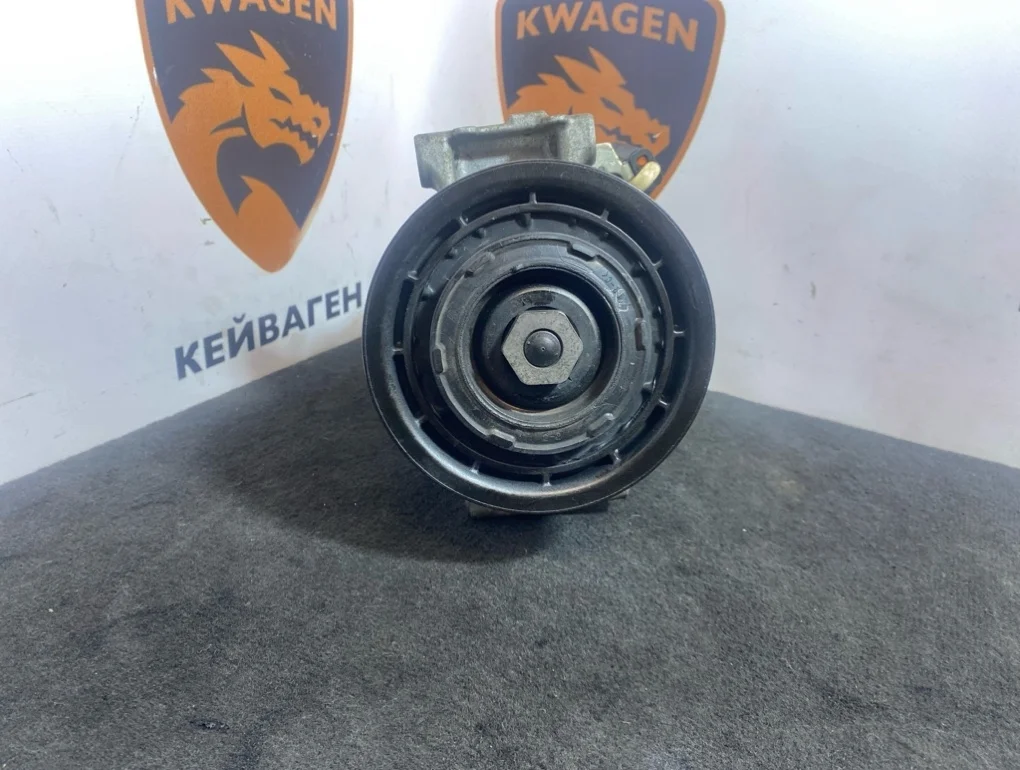 Компрессор кондиционера Mercedes-Benz -Class 2010 W212