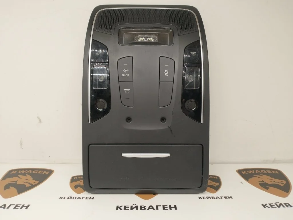 Плафон подсветки салона Audi A7 2015 4G