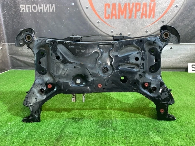 Подрамник Ford Focus CB8