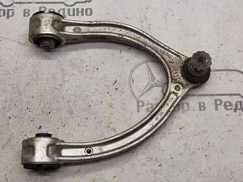 Рычаг передний верхний Mercedes-Benz