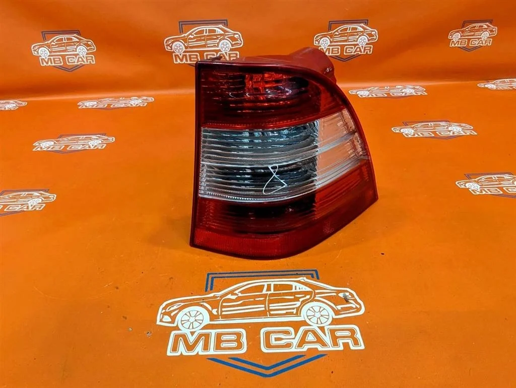 Фонарь задний правый Mercedes-Benz