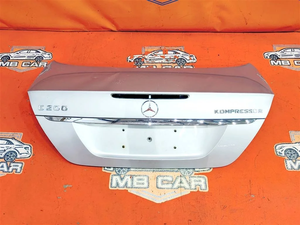 Крышка багажника Mercedes-Benz