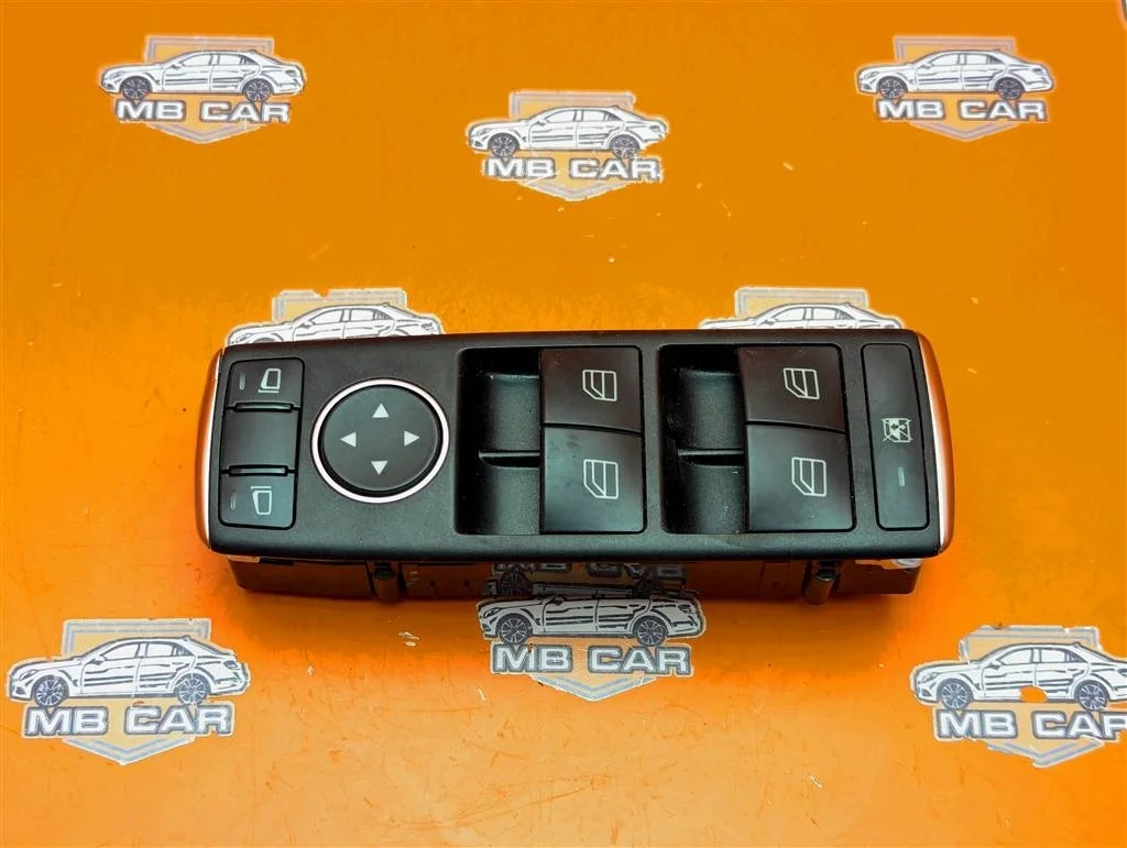 Блок кнопок Mercedes-Benz