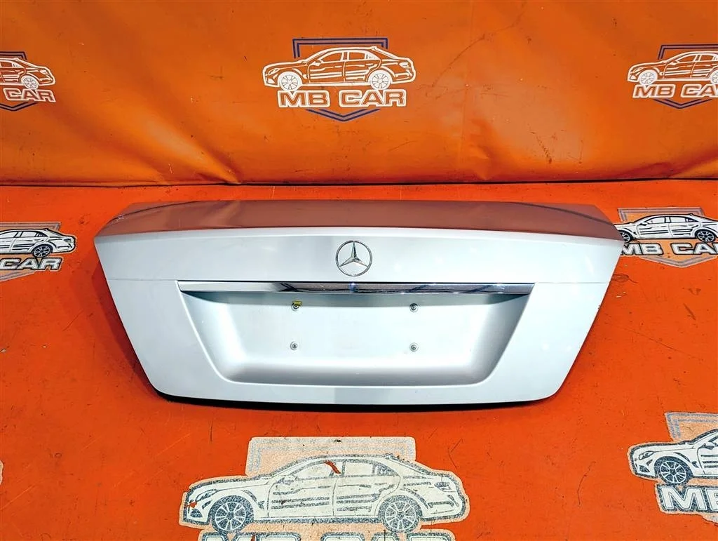 Крышка багажника Mercedes-Benz