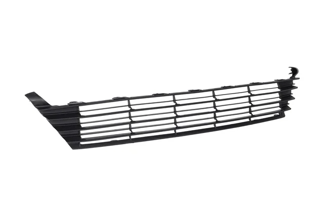 Решетка переднего бампера центральная TOYOTA COROLLA E170 / E180 2016-2019