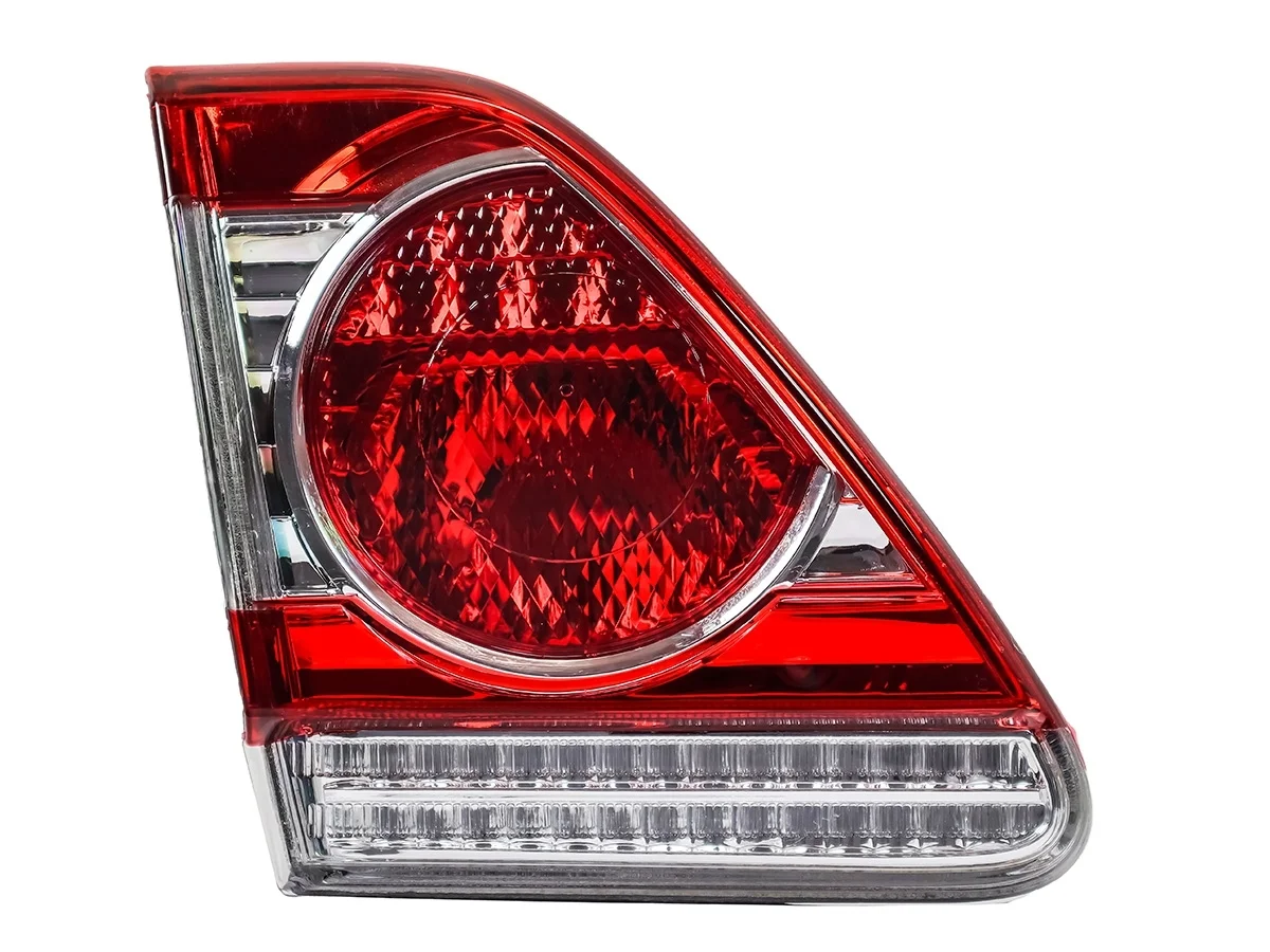 Фонарь задний левый внутренний TOYOTA COROLLA E140 / E150 2010-2013