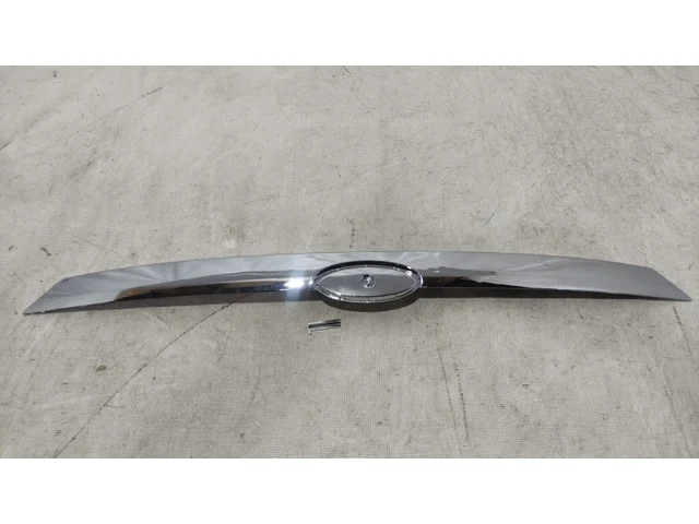 Накладка крышки багажника Уценка 30% (скол) FORD FOCUS II 2008-2011
