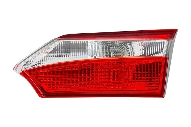 Фонарь задний правый внутренний Уценка 20% (скол) TOYOTA COROLLA E170 / E180 2013-2016