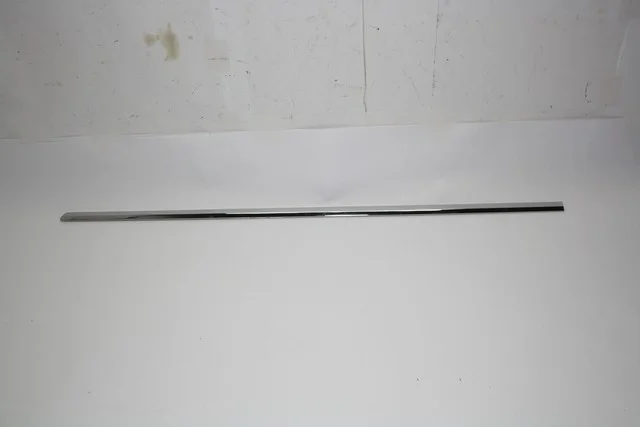 Молдинг двери передней левой Уценка 10% (вмятина) VOLKSWAGEN PASSAT CC 357 2008-2012