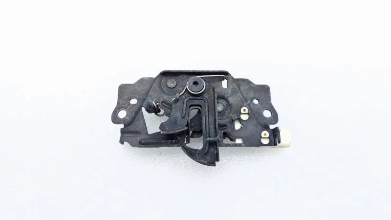 Замок капота Ford Focus 2012 CB8