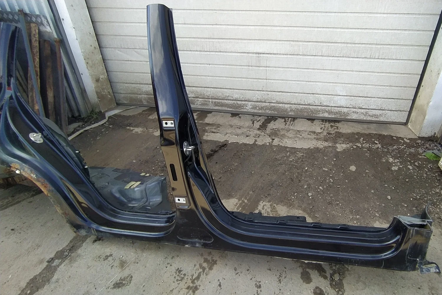 Порог со стойкой правый Tiguan 2011-2016