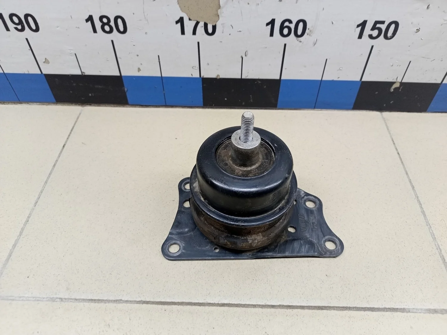 Опора двигателя правая Fabia 2007-2015