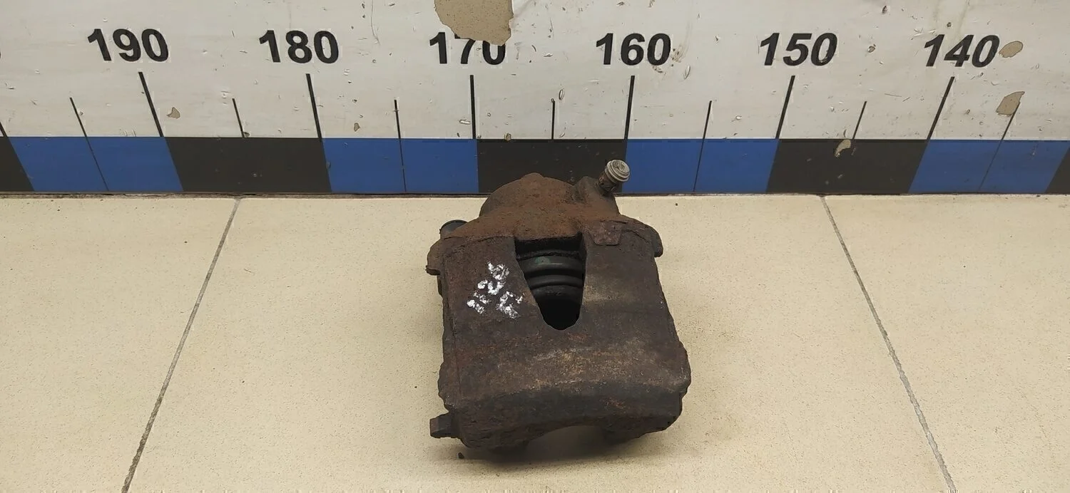 Суппорт передний левый A3 (8L1) 1996-2003