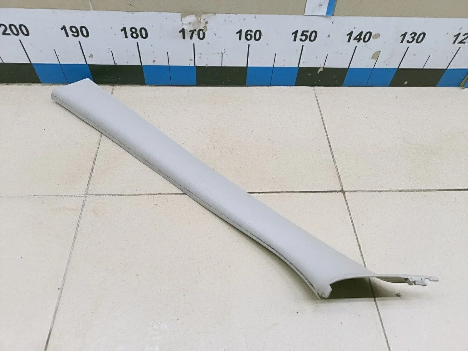 Обшивка стойки Logan 2005-2014