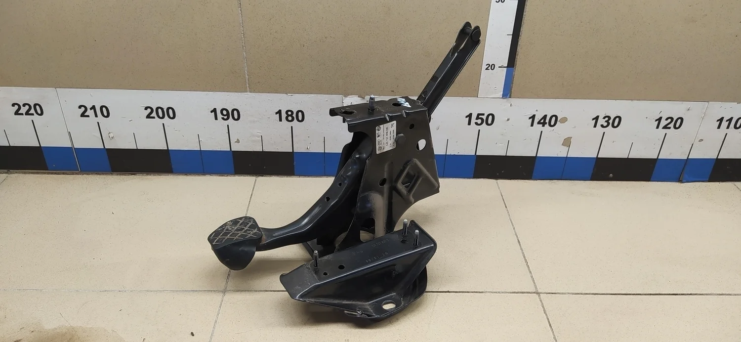 Педаль тормоза Octavia 1997-2000