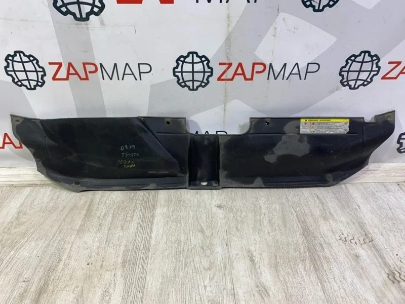 Кожух замка капота Audi A4 B8 2007-2015