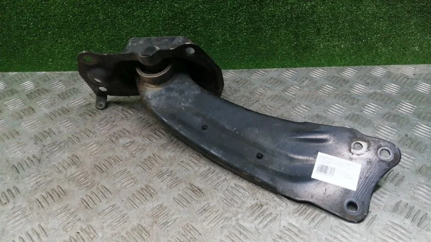 рычаг продольный Volkswagen CBAB,CBBB 3C2,B6,357 Volkswagen Passat,Passat Cc CBAB,CBBB 3C2,B6,357 3C0505223C