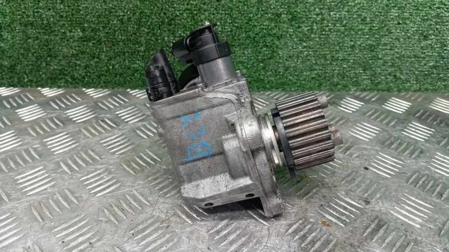 топливный насос высокого давления Volkswagen,Audi CBAB,CAHA,CAHB,CAGA,CAGB 5N1,8RB,8R Volkswagen,Audi Tiguan CBAB,CAHA,CAHB,CAGA,CAGB 5N1,8RB,8R 03L130755,0445010507