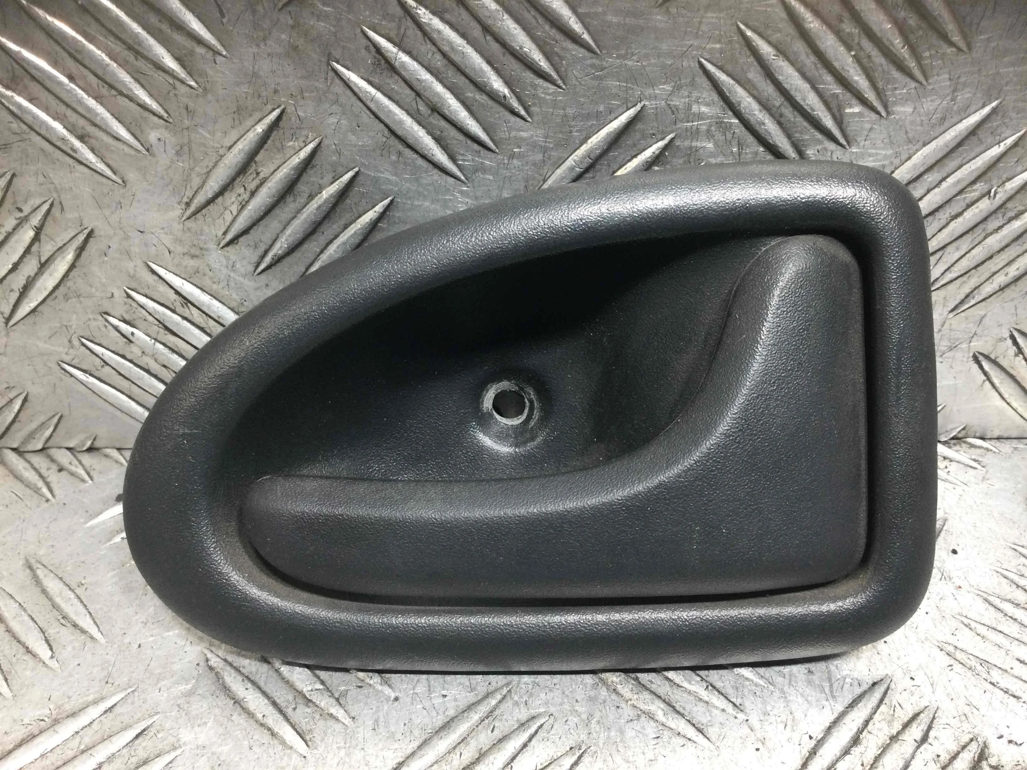 Ручка внутренняя передняя правая Renault Trafic 2 поколение (2001-2006) дизель 1.9 dCi Механика Микроавтобус