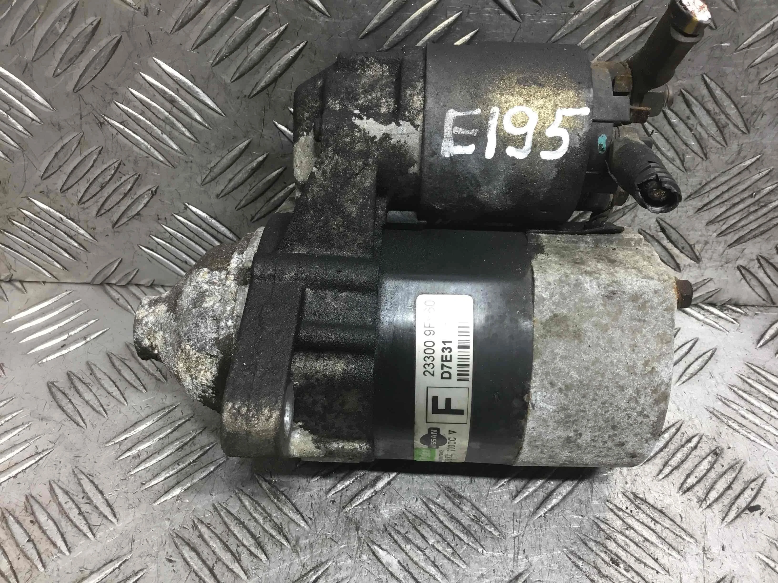 Стартер Nissan Almera Tino V10 2000 - 2006 бензин 1.8 i Механика Х/б