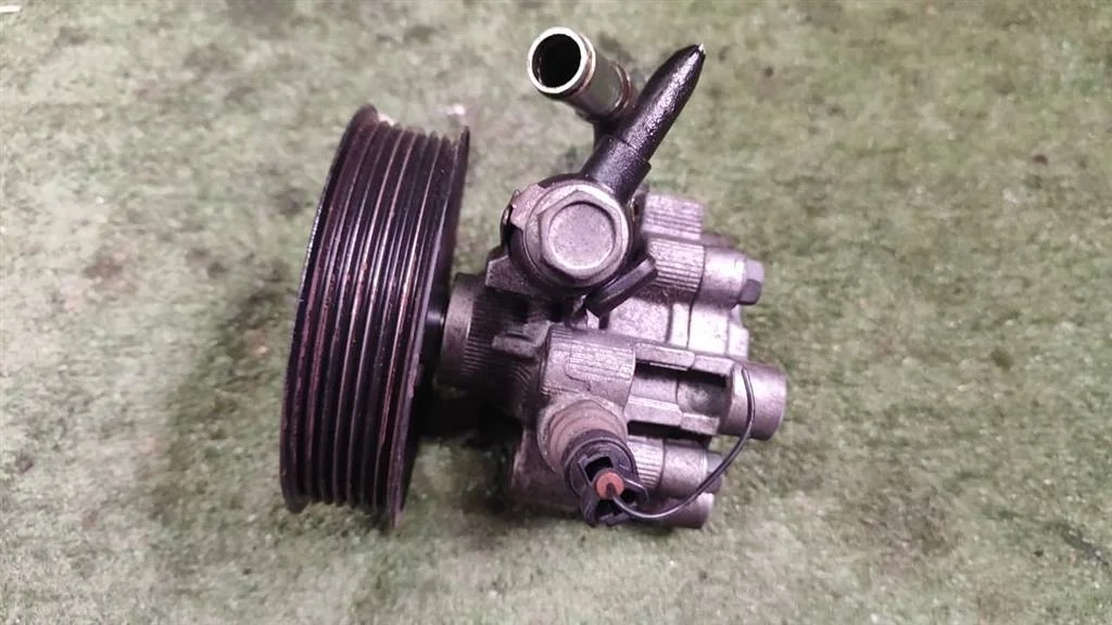 Б.у. насос гидроусилителя TOYOTA CAMRY V40 ACV40 TOYOTA CAMRY V40 ACV40